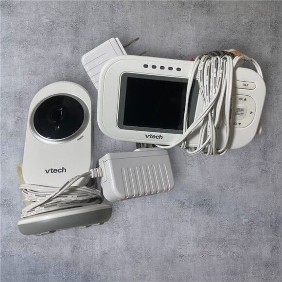 VTech VM320 Video Baby Monitor with Camera & 2.4” Display – White - Picture 7 of 8